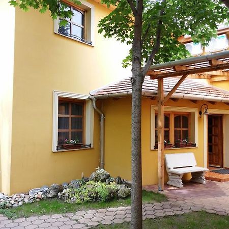 Bed and Breakfast Karpatia Panzio Esztergom Esterno foto