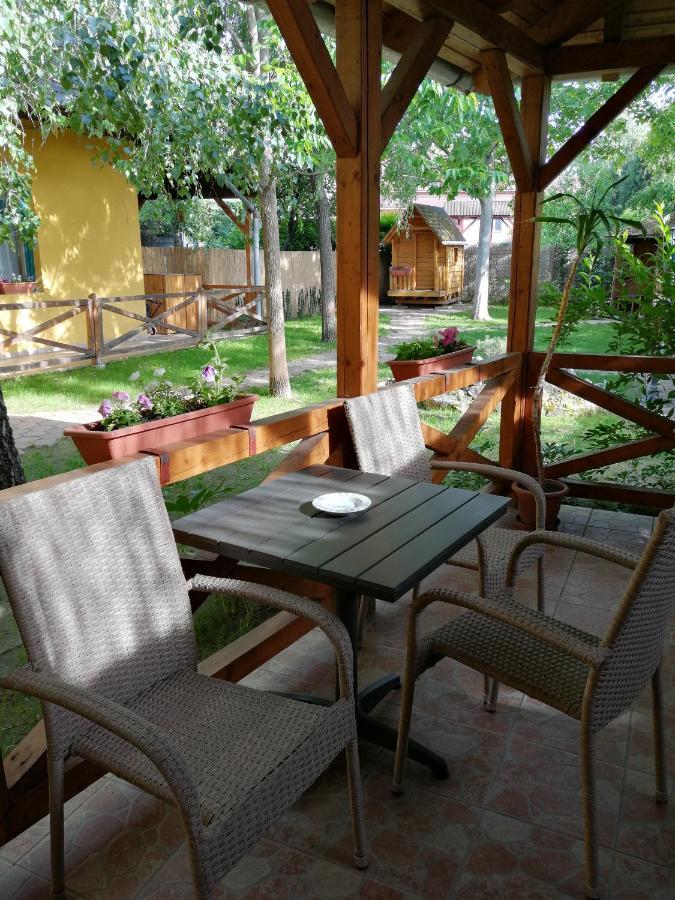Bed and Breakfast Karpatia Panzio Esztergom Esterno foto