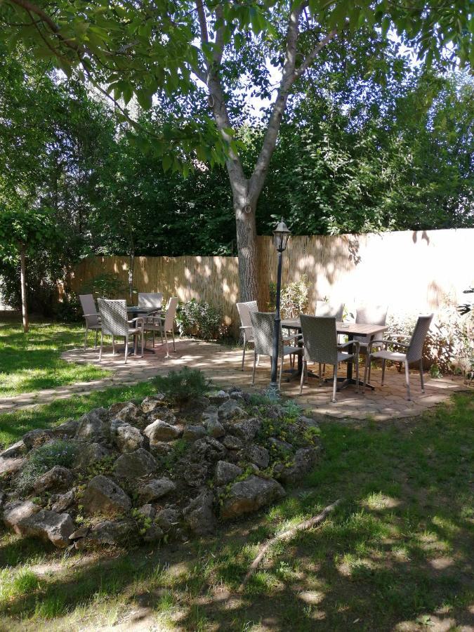 Bed and Breakfast Karpatia Panzio Esztergom Esterno foto
