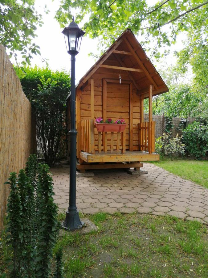 Bed and Breakfast Karpatia Panzio Esztergom Esterno foto