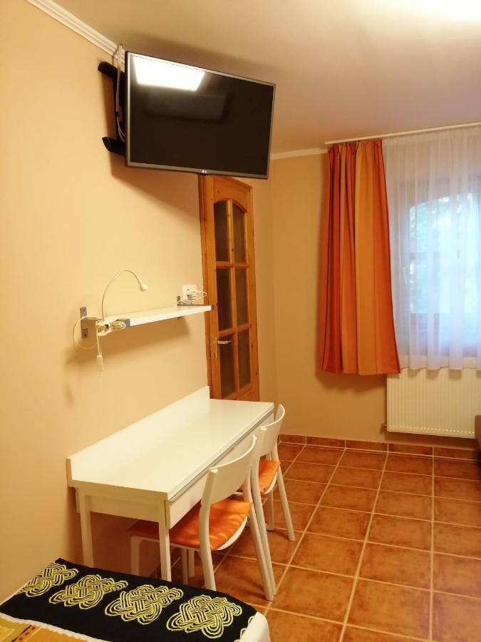 Bed and Breakfast Karpatia Panzio Esztergom Esterno foto