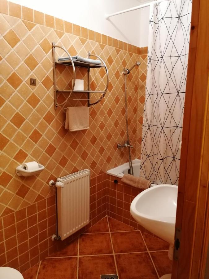 Bed and Breakfast Karpatia Panzio Esztergom Esterno foto