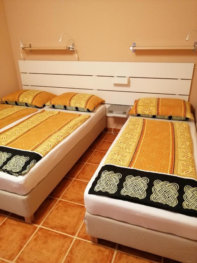 Bed and Breakfast Karpatia Panzio Esztergom Esterno foto