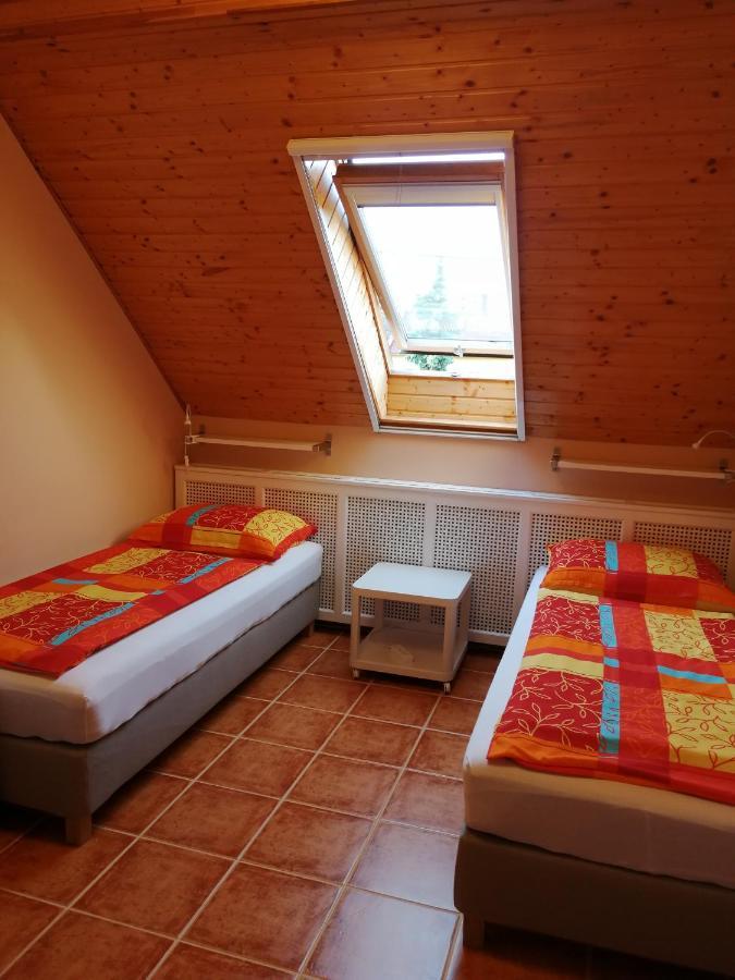 Bed and Breakfast Karpatia Panzio Esztergom Esterno foto